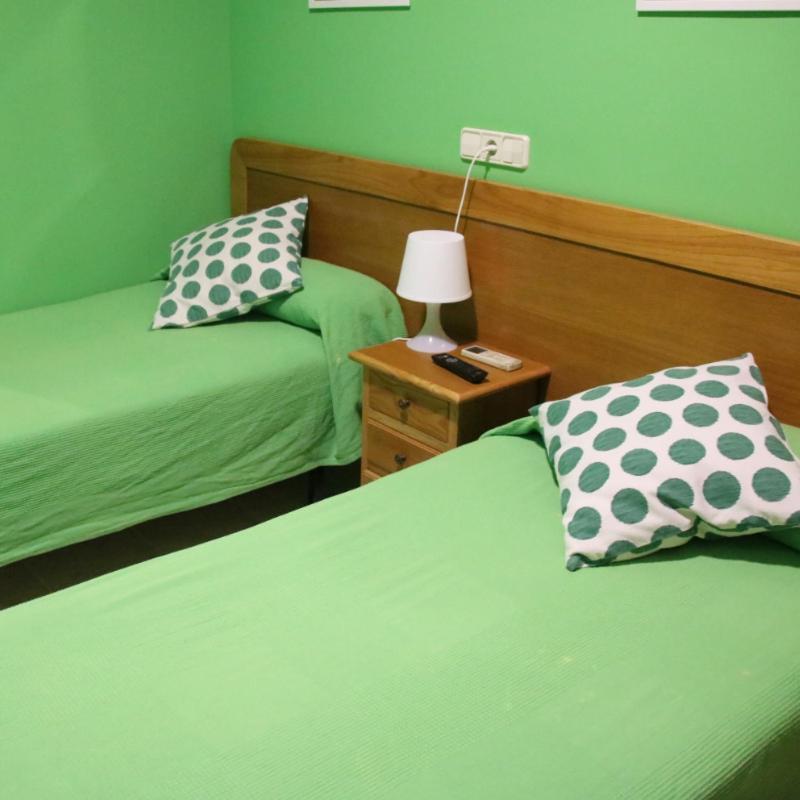 Hostal Burgales Милагро Экстерьер фото